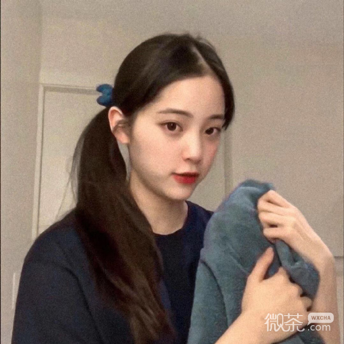 有点野有点酷的美女微信头像