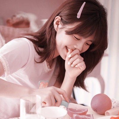 治愈系的干净唯美女生微信头像