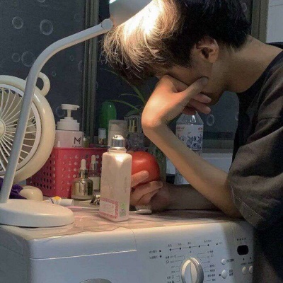 悲痛欲绝看到很扎心的伤感微信头像