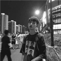 超酷的时尚男生微信头像