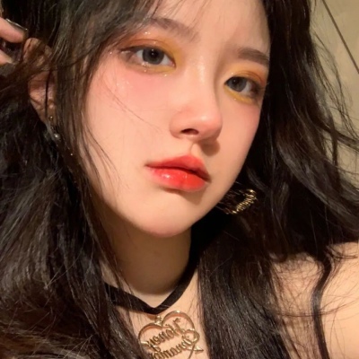 有魅力的气质干净女生微信头像