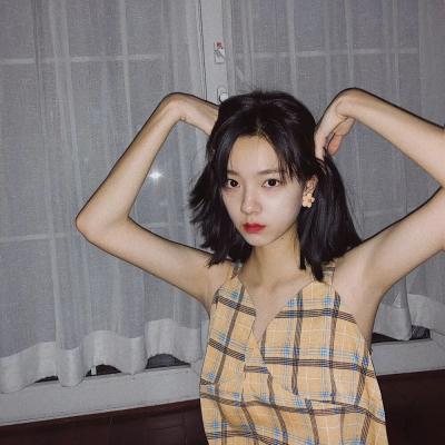 清纯又很可人的女头