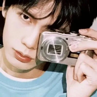 ins风超级帅气的男生微信头像