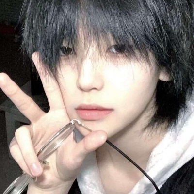 超拽帅气小伙男生微信头像