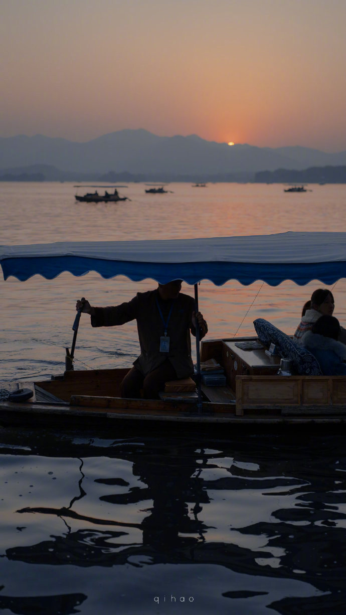 伤感凄凉有意境的微信聊天背景图