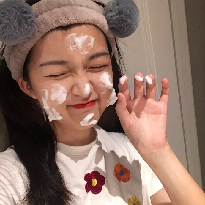 气质冷艳可爱甜美的女生微信头像