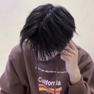 抖音超火的帅气不露脸的男生头像