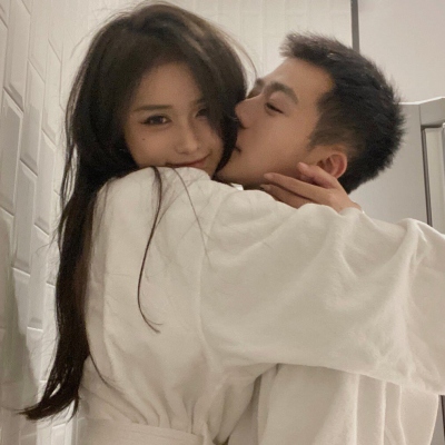 让人很羡慕很甜蜜的情侣微信头像