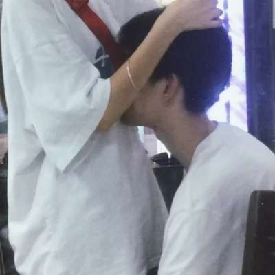 一对俊男美女的情侣微信头像