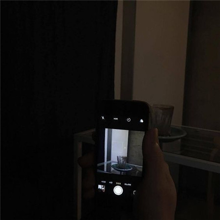 很凄凉令人难过的伤感微信朋友圈配图