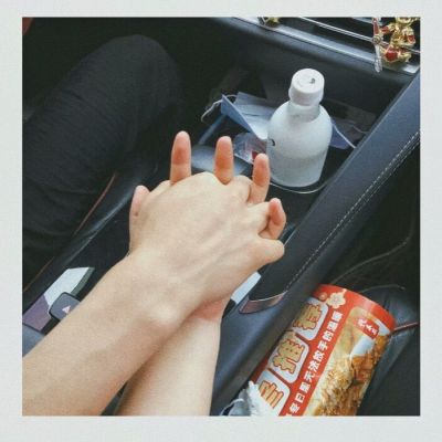 不露脸的情侣头像