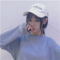 美好的清新蓝色女生头像