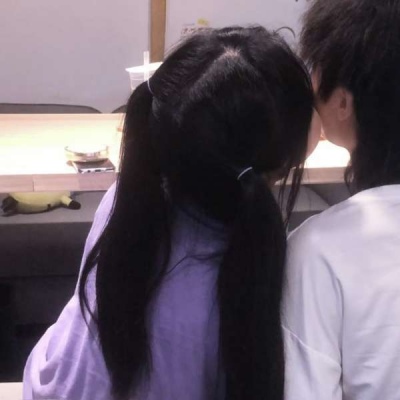 不露脸唯美背影情侣微信头像