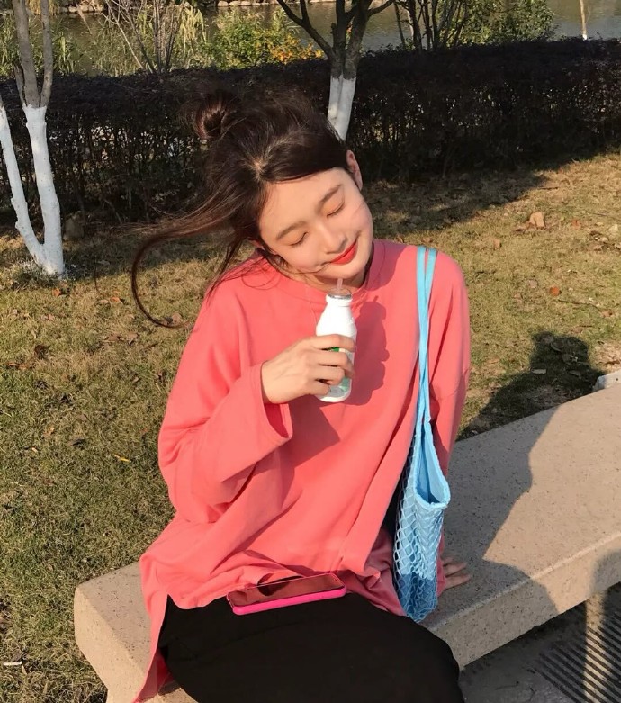 阳光青春的女孩微信头像