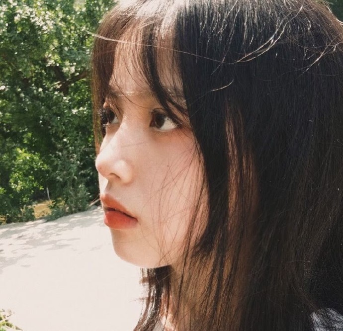 乖巧呆萌的可爱女生微信头像