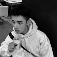 超酷的简单帅气黑白男生微信头像