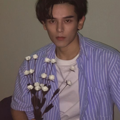 2021欧美帅气男生微信头像