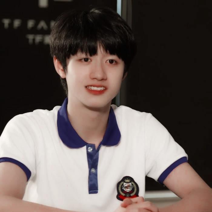 朱志鑫帅气微信头像