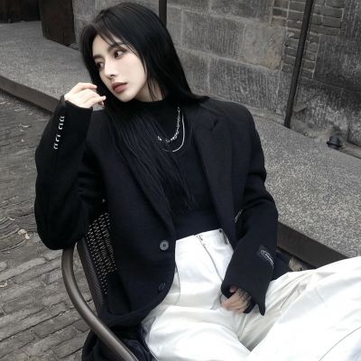 暗黑系超酷女生头像