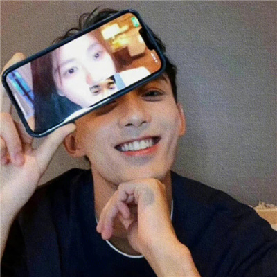 充满魅力的帅哥头像