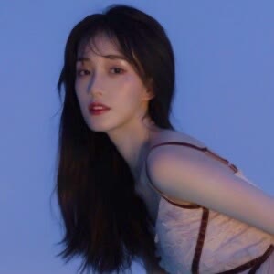 超美的复古风女生气质微信头像