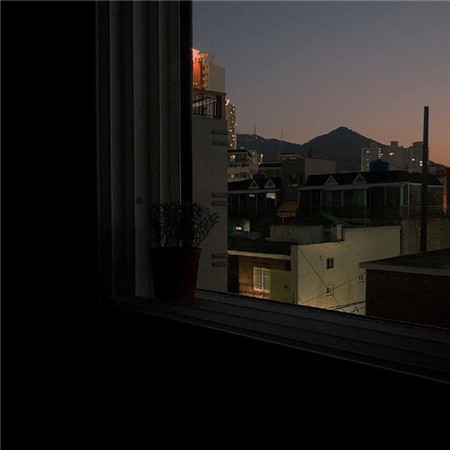 很凄凉令人难过的伤感微信朋友圈配图