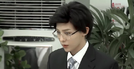 白净帅气男生微信头像