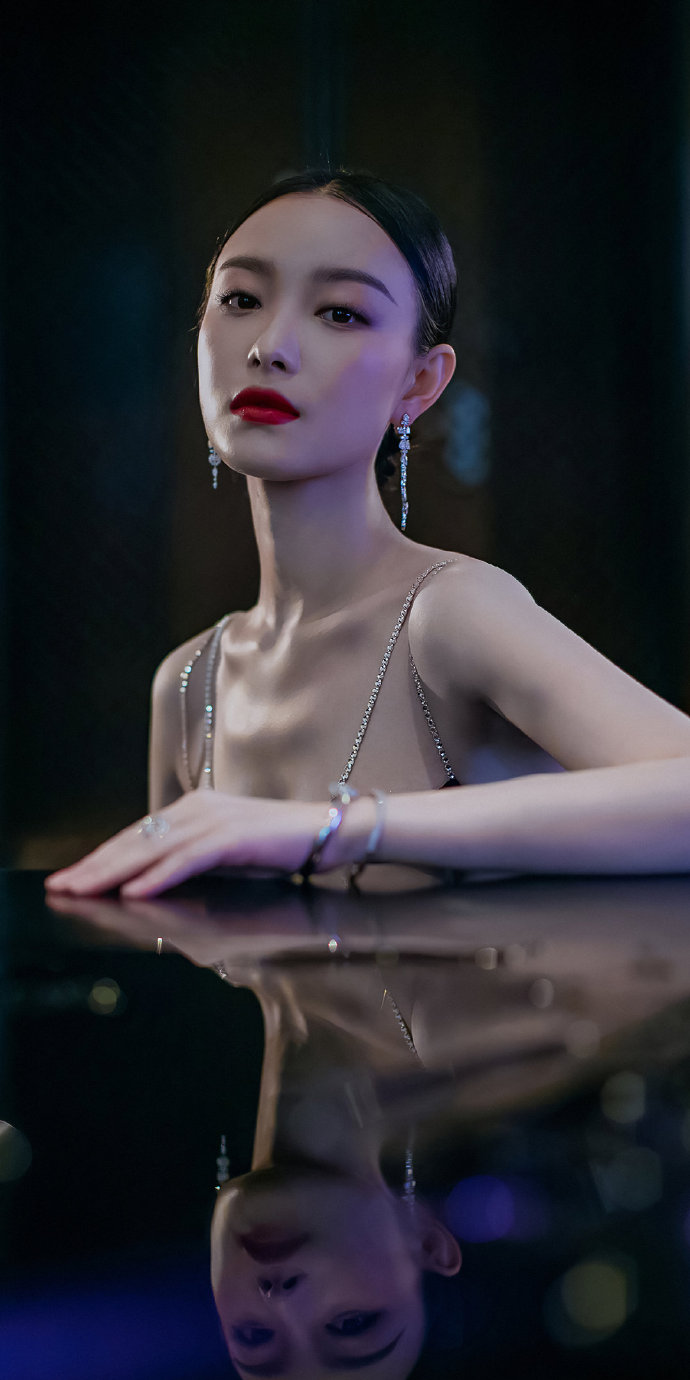 绝美的倪妮微信素材图片