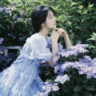 清纯又很可人的女头