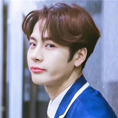 王嘉尔又潮又酷的头像