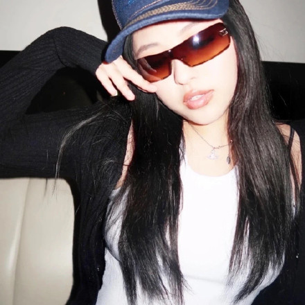 酷酷的小姐姐微信头像