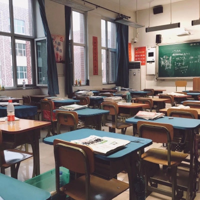 学生时代的教室个性微信头像