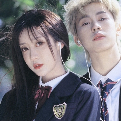 00后专用的高颜值甜蜜情侣微信头像