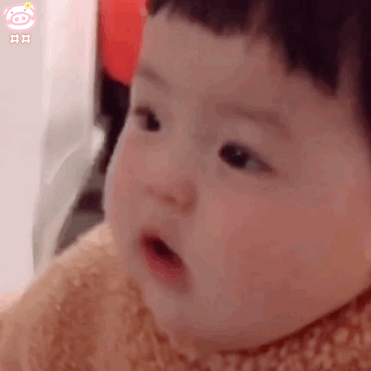 可爱丸子妹推门而进的微信表情包