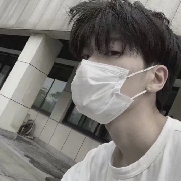 男生深沉忧伤微信头像