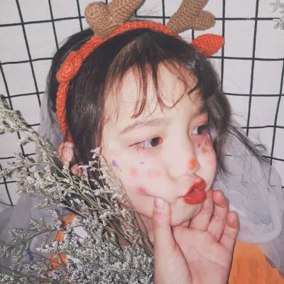 适合官宣领证结婚的九宫格朋友圈配图