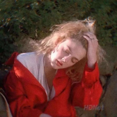 高调喜庆的精致高级欧美风微信头像