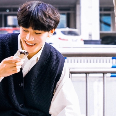 浪漫帅气的男生微信头像