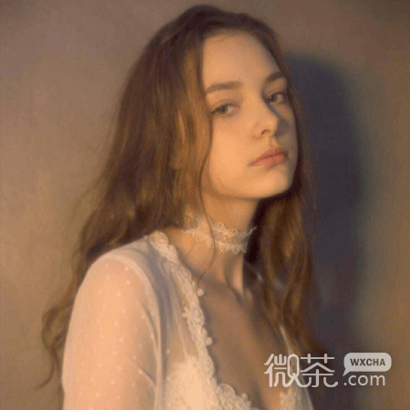 又纯又欲的欧美冷淡风美女图片