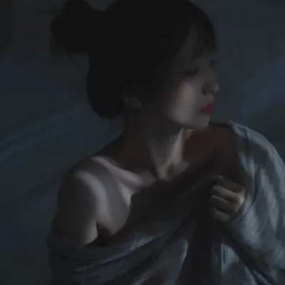 深色系让人抑郁伤感的微信头像