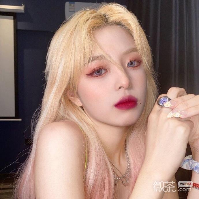 笑容甜美美美哒的女生微信头像