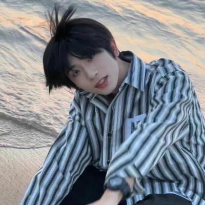 最火高冷气质男生头像