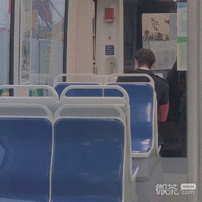 蓝色系神秘忧郁的微信聊天背景图