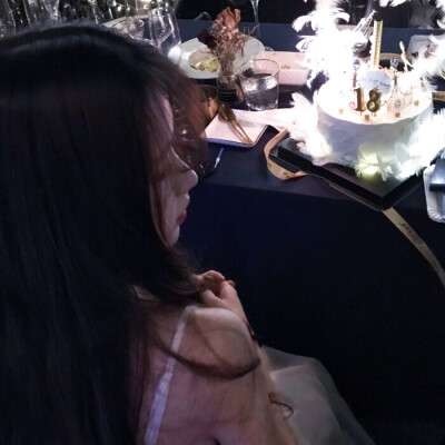 深色系让人抑郁伤感的微信头像