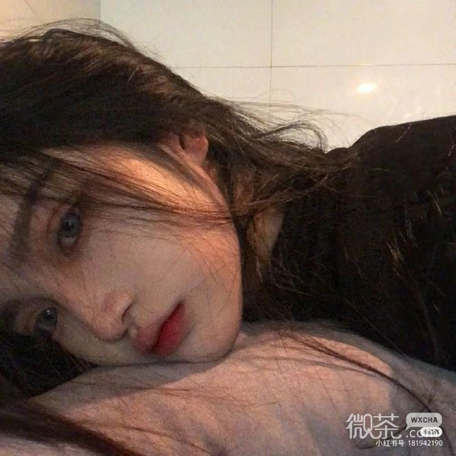 有点高冷帅气的女生微信头像