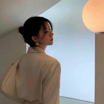 夏日清纯又可爱的女生微信头像