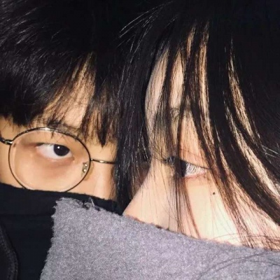 小众不明显的真人情侣微信头像