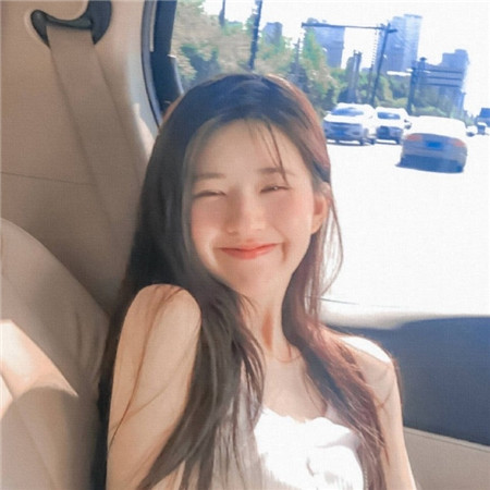 纯欲风温柔的赵露思图片