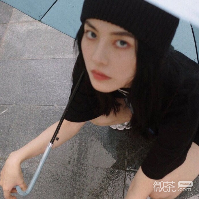 御姐高冷风的女生微信头像