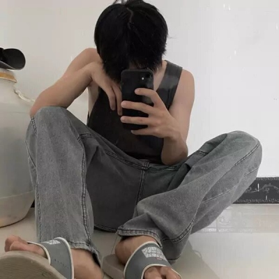 很抑郁很伤感的男生用的丧头像